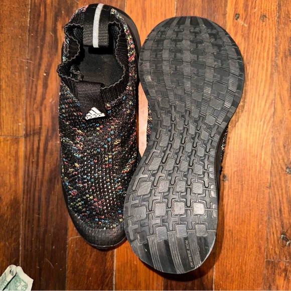 Adidas Nylon Slip Ons, Girls size 4, NWOB! - Picture 2 of 6